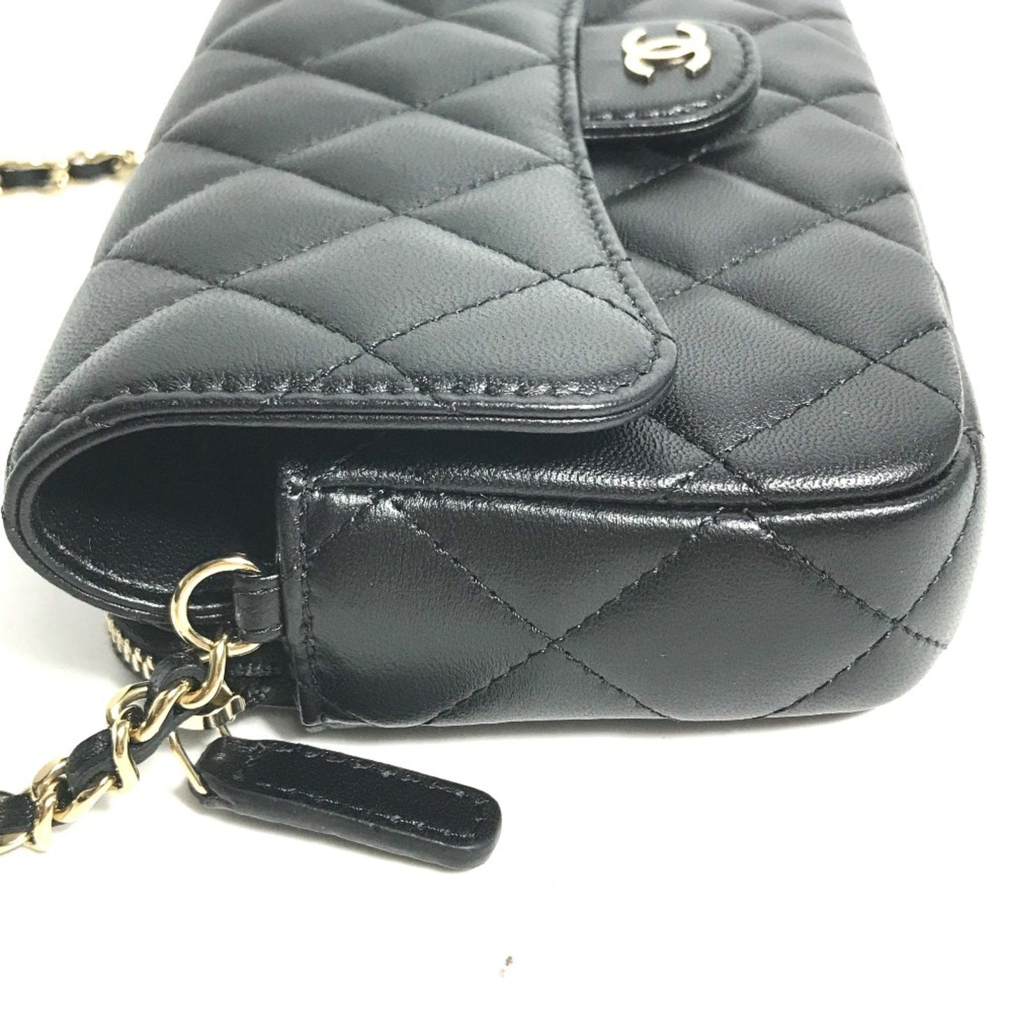 Chanel Black Leather Shoulder Bag ()
