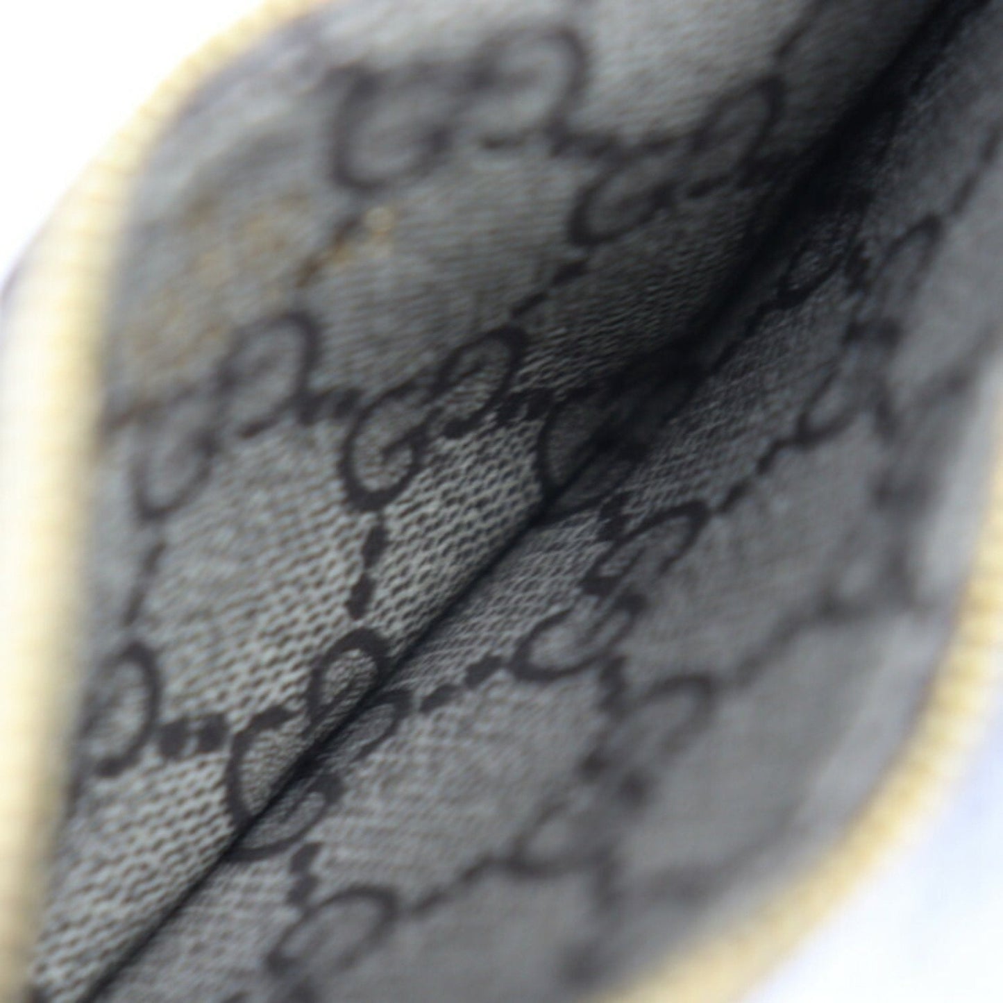 Gucci Beige Brown Gg Supreme Canvas Coin Purse/Coin Case ()