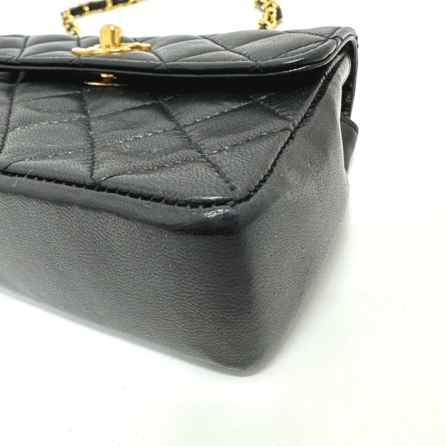 Chanel Black Leather Shoulder Bag ()