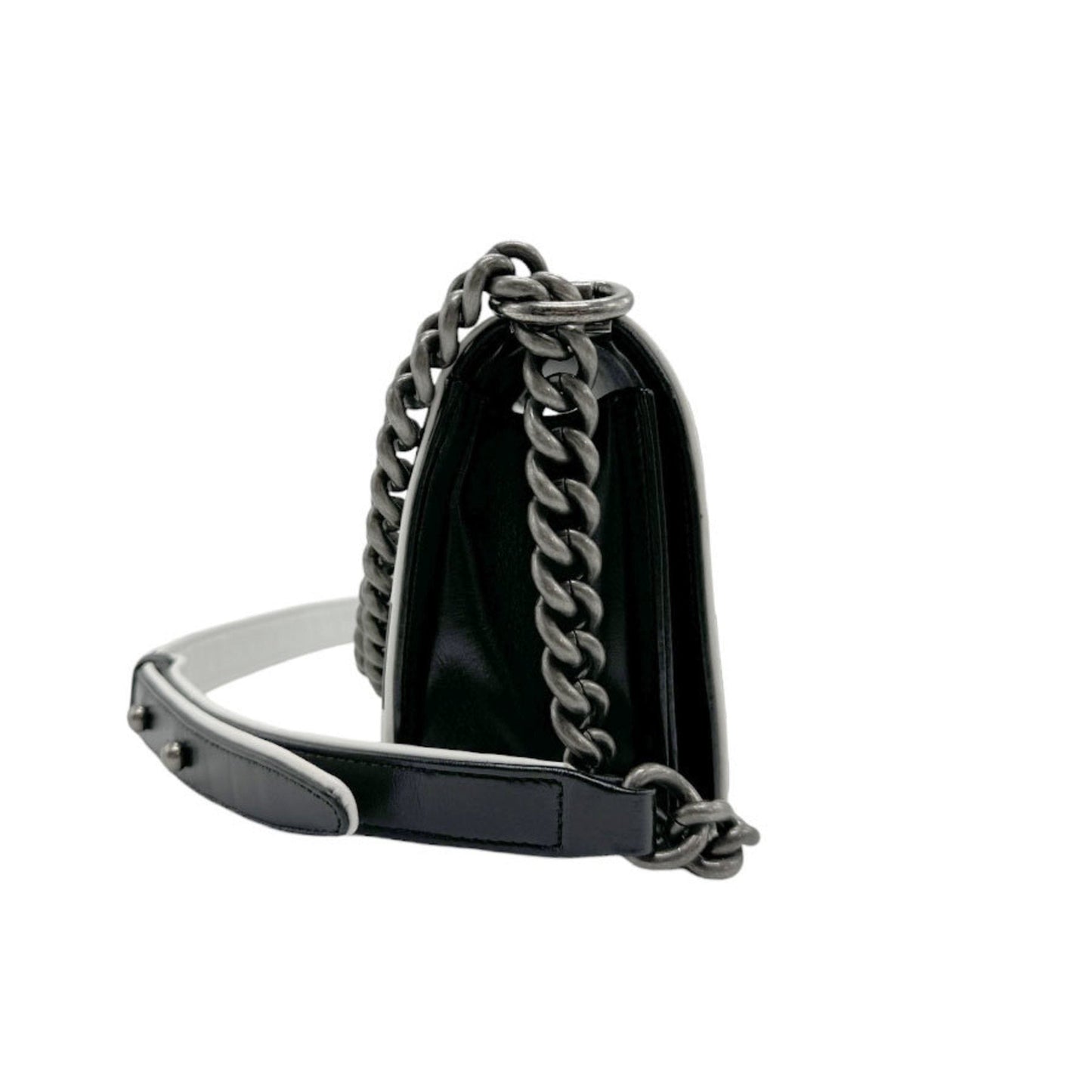 Chanel Black White Leather Shoulder Bag ()