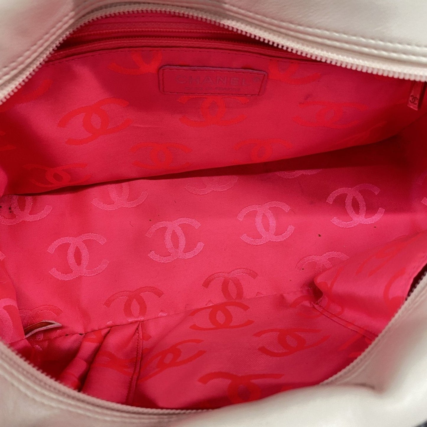 Chanel Black White Leather Shoulder Bag ()