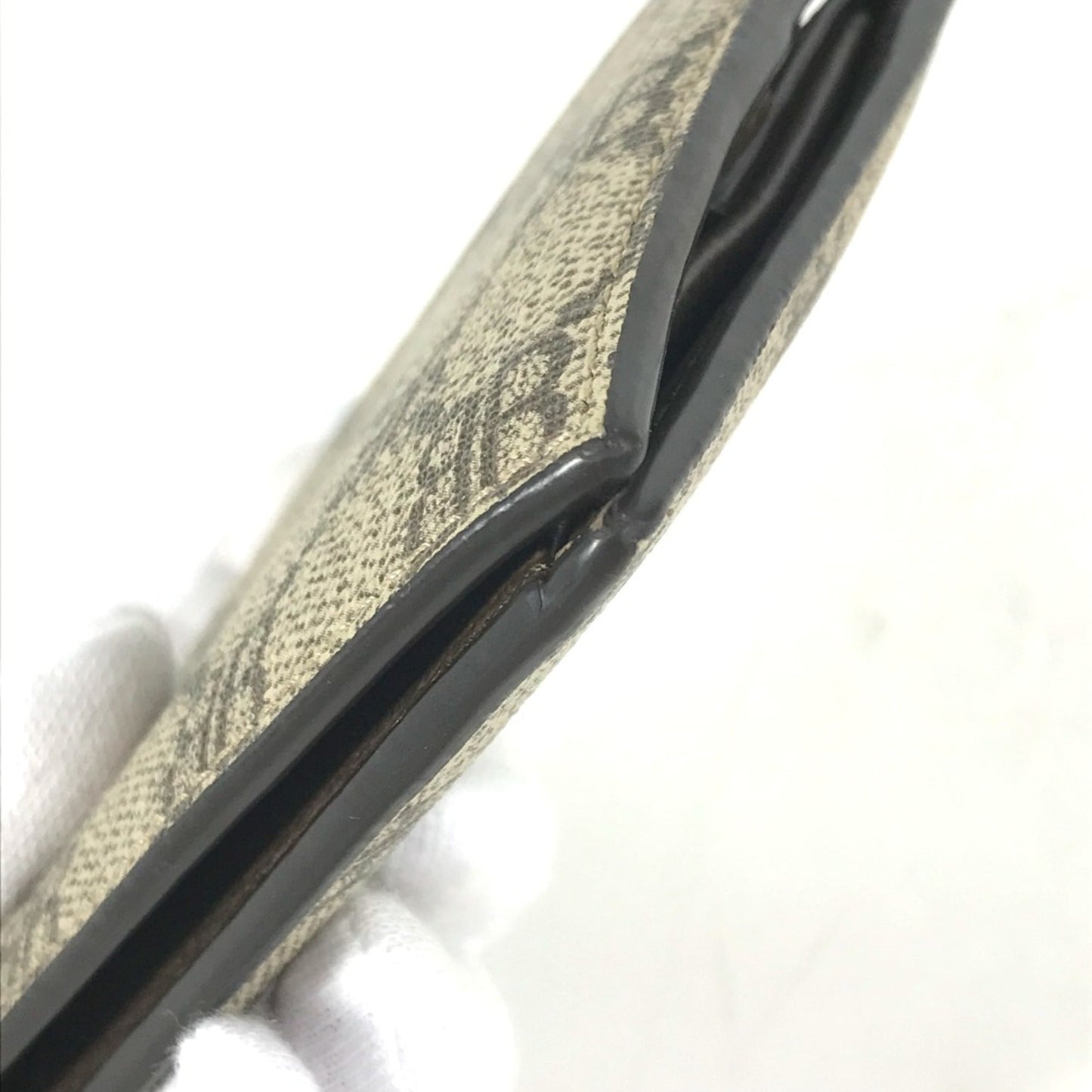 Gucci Beige Other Wallet (Bi-Fold) ()