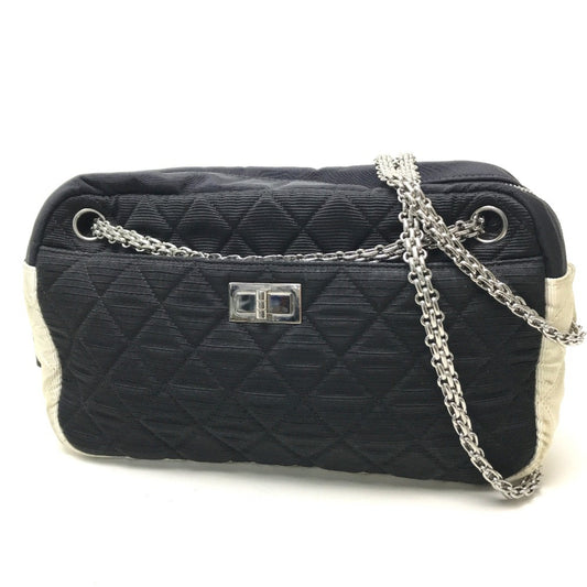 Chanel Black Cloth Shoulder Bag ()