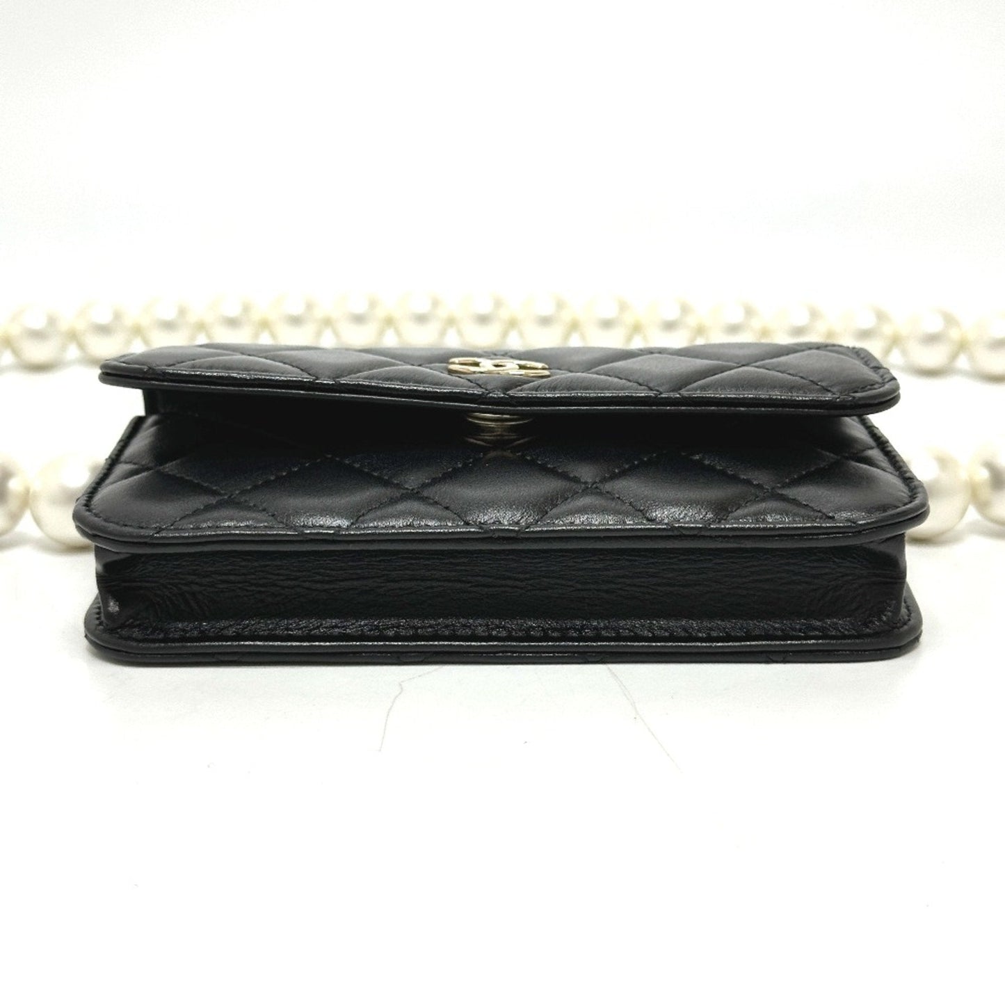 Chanel Black Leather Shoulder Bag ()