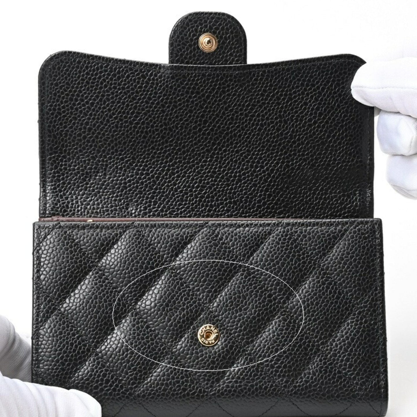 Chanel Black Grained Calfskin Wallet (Tri-Fold) ()