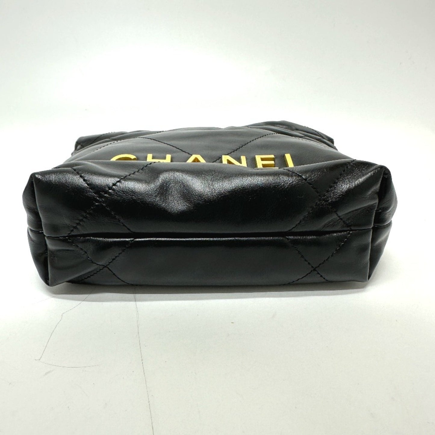 Chanel Black Leather Shoulder Bag ()