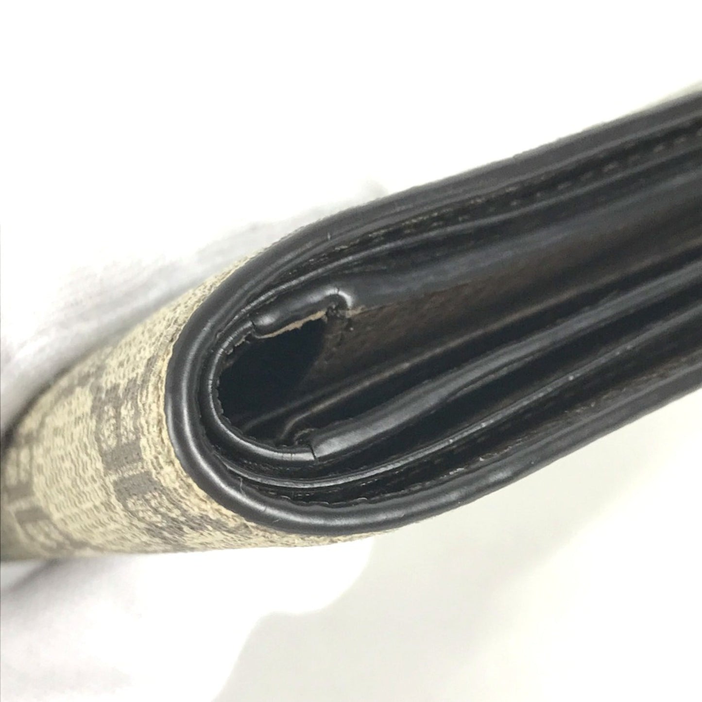 Gucci Beige Other Wallet (Bi-Fold) ()