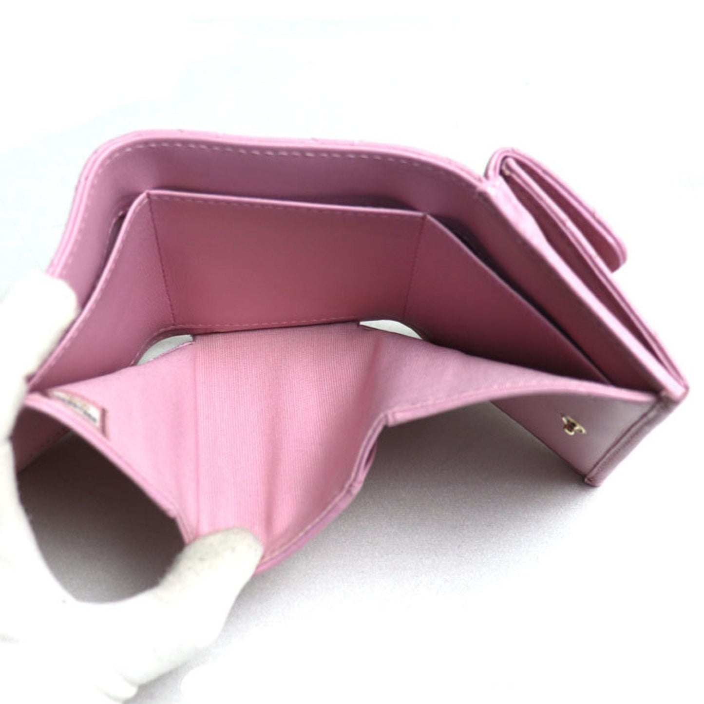 Chanel Pink Leather Wallet (Tri-Fold) ()