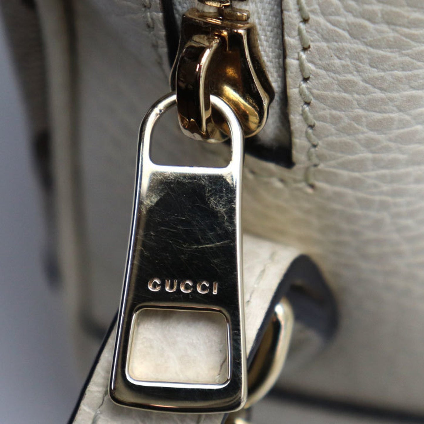 Gucci Beige White Gg Canvas Leather Shoulder Bag ()