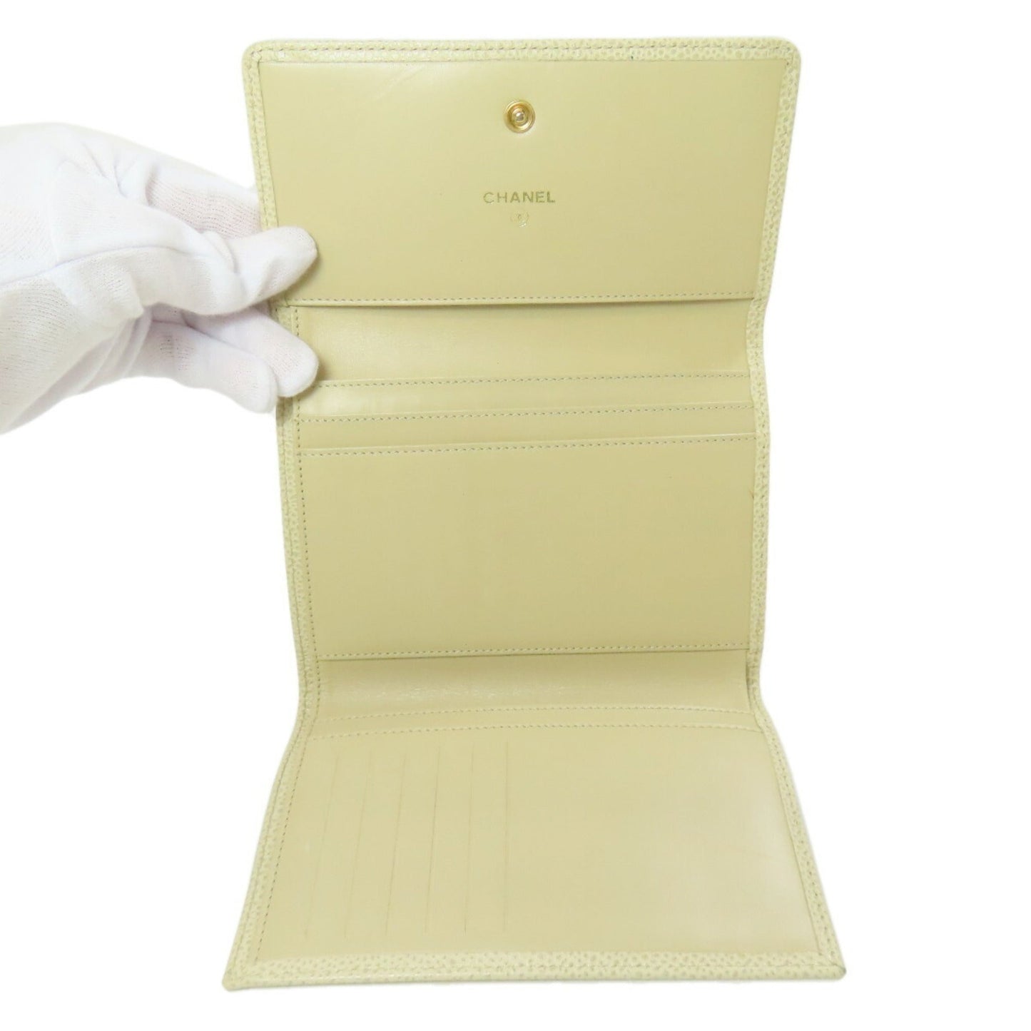 Chanel Cream Leather Wallet (Bi-Fold) ()