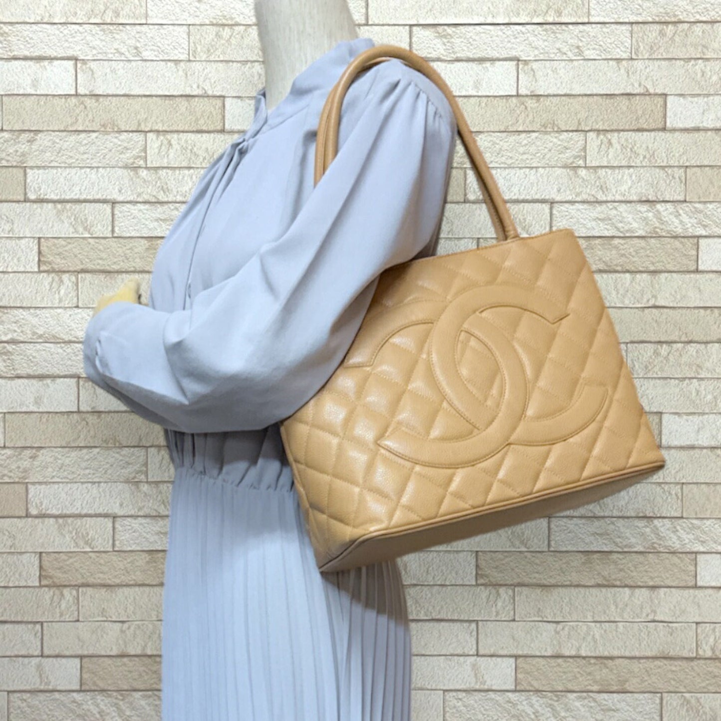 Chanel Caviar Skin Beige Caviar Leather Tote Bag ()
