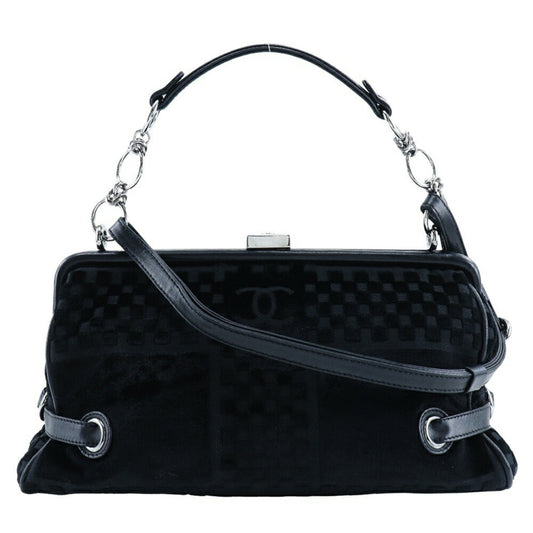Chanel Black Leather Shoulder Bag ()