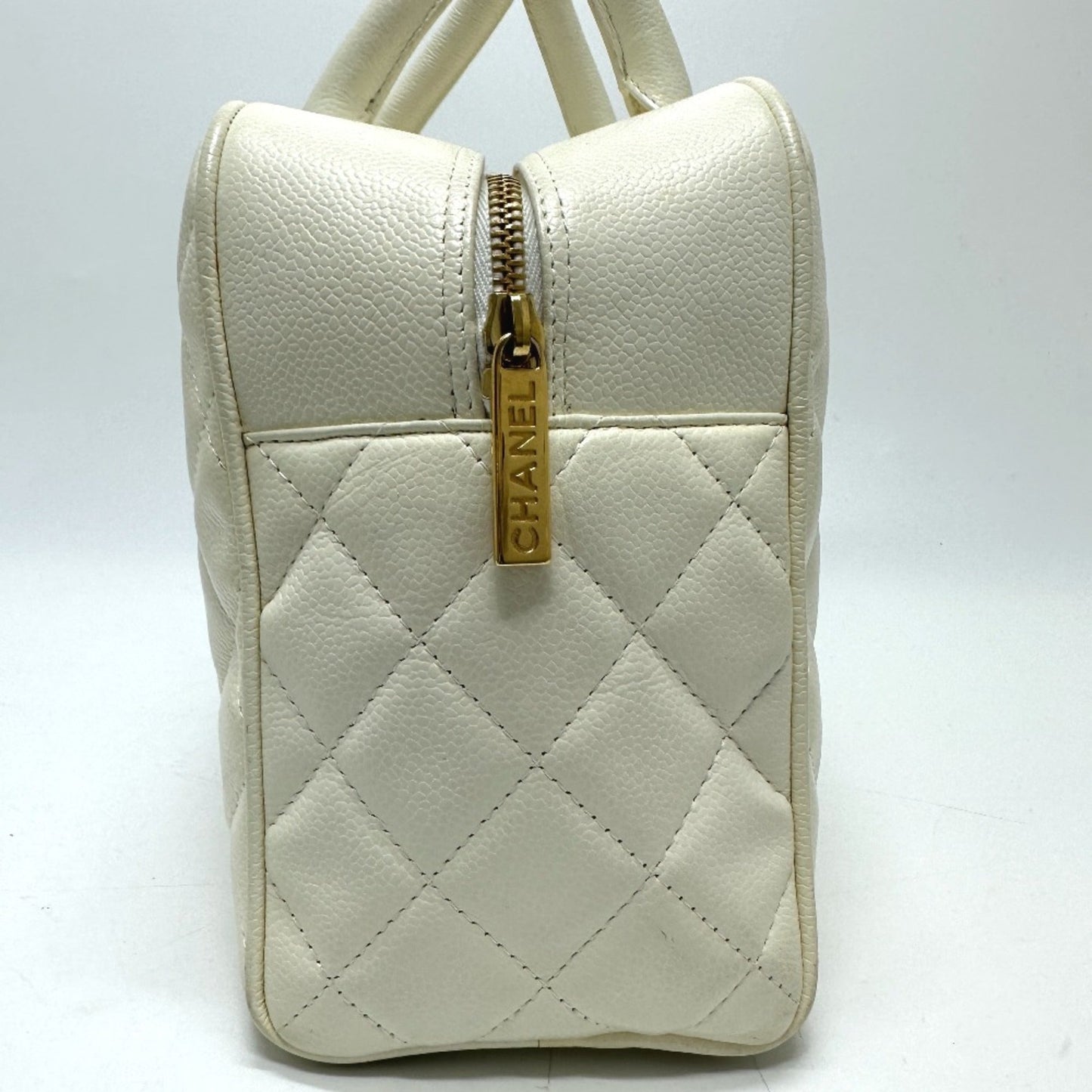 Chanel White Leather Handbag ()