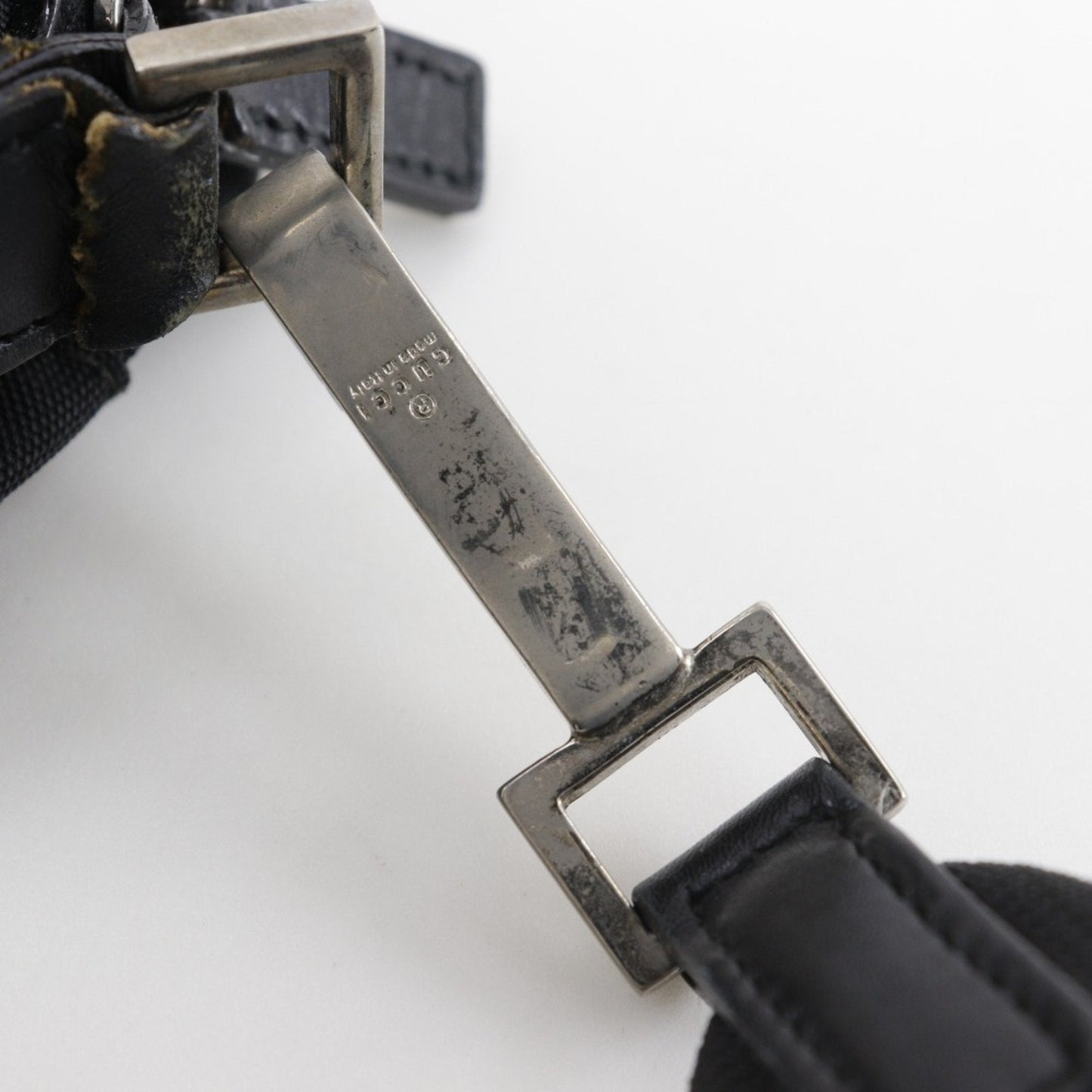 Gucci Black Nylon Canvas Shoulder Bag Sling Bag ()