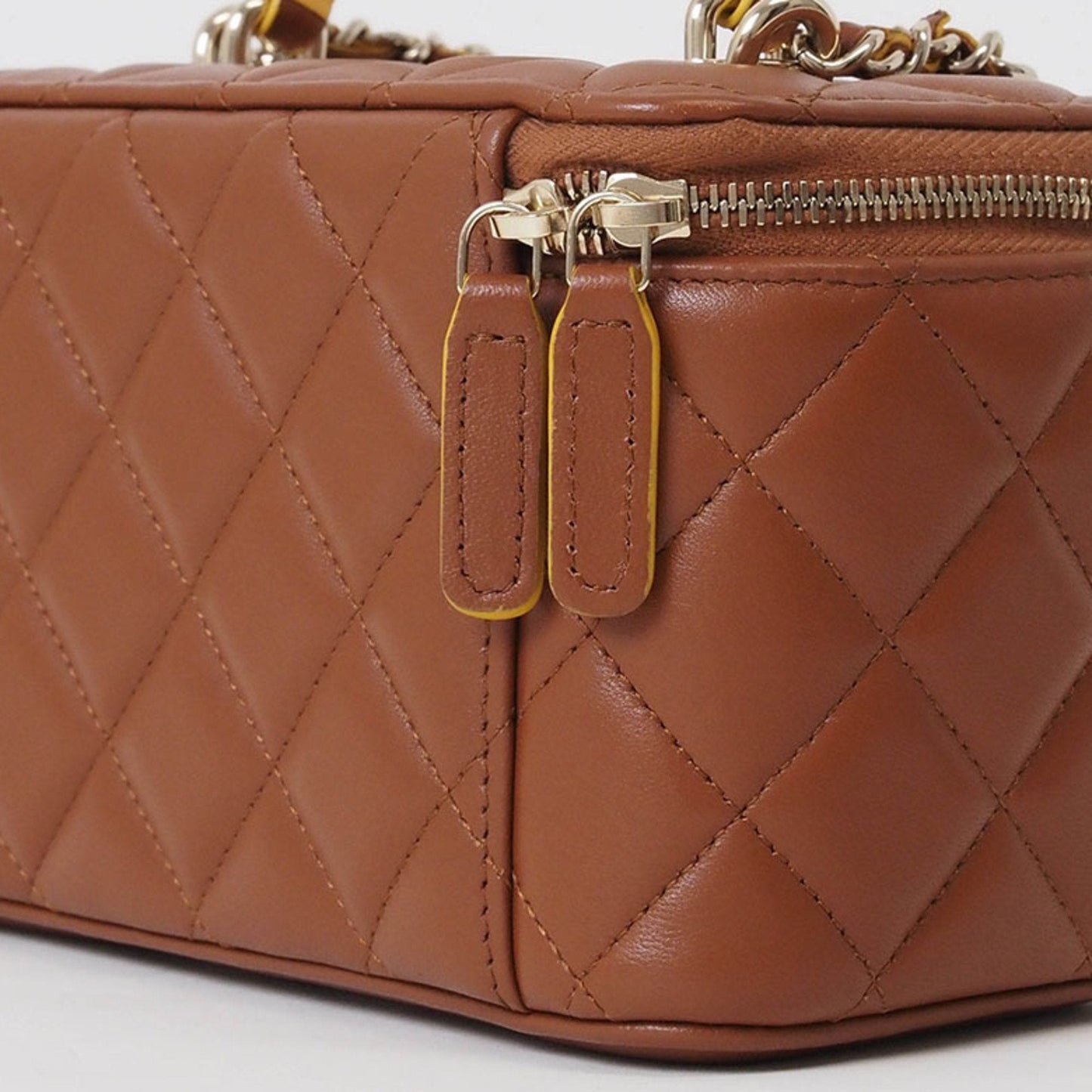 Chanel Brown Leather Shoulder Bag ()