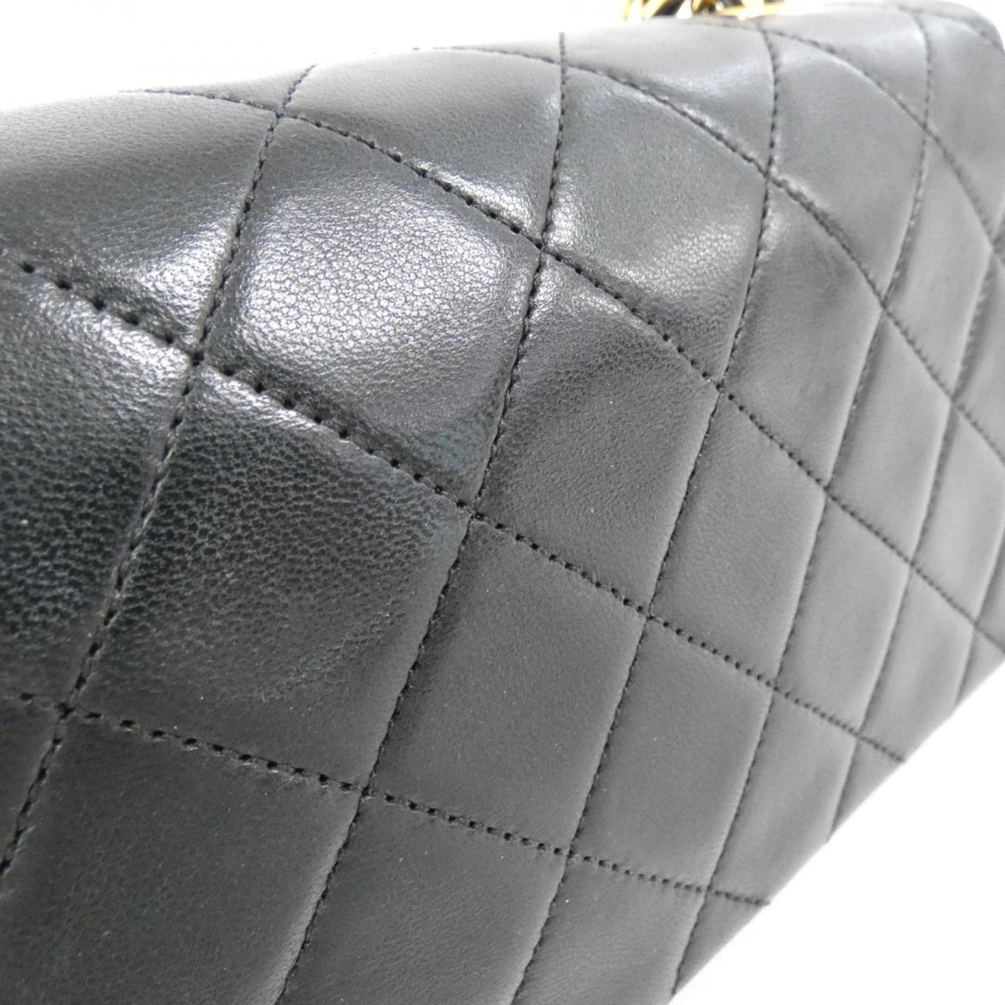 Chanel Black Leather Shoulder Bag ()