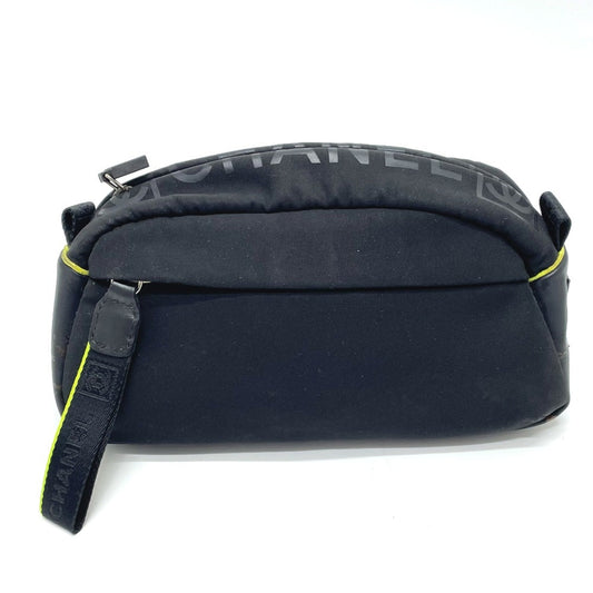 Chanel Black Cloth Pouch ()