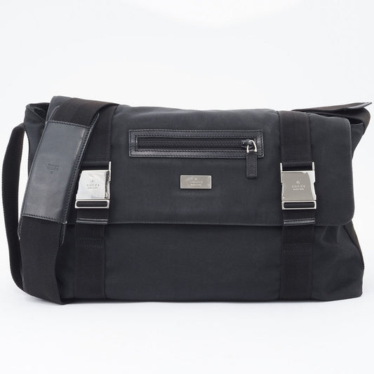 Gucci Black Nylon Messenger Bag Shoulder Bag ()