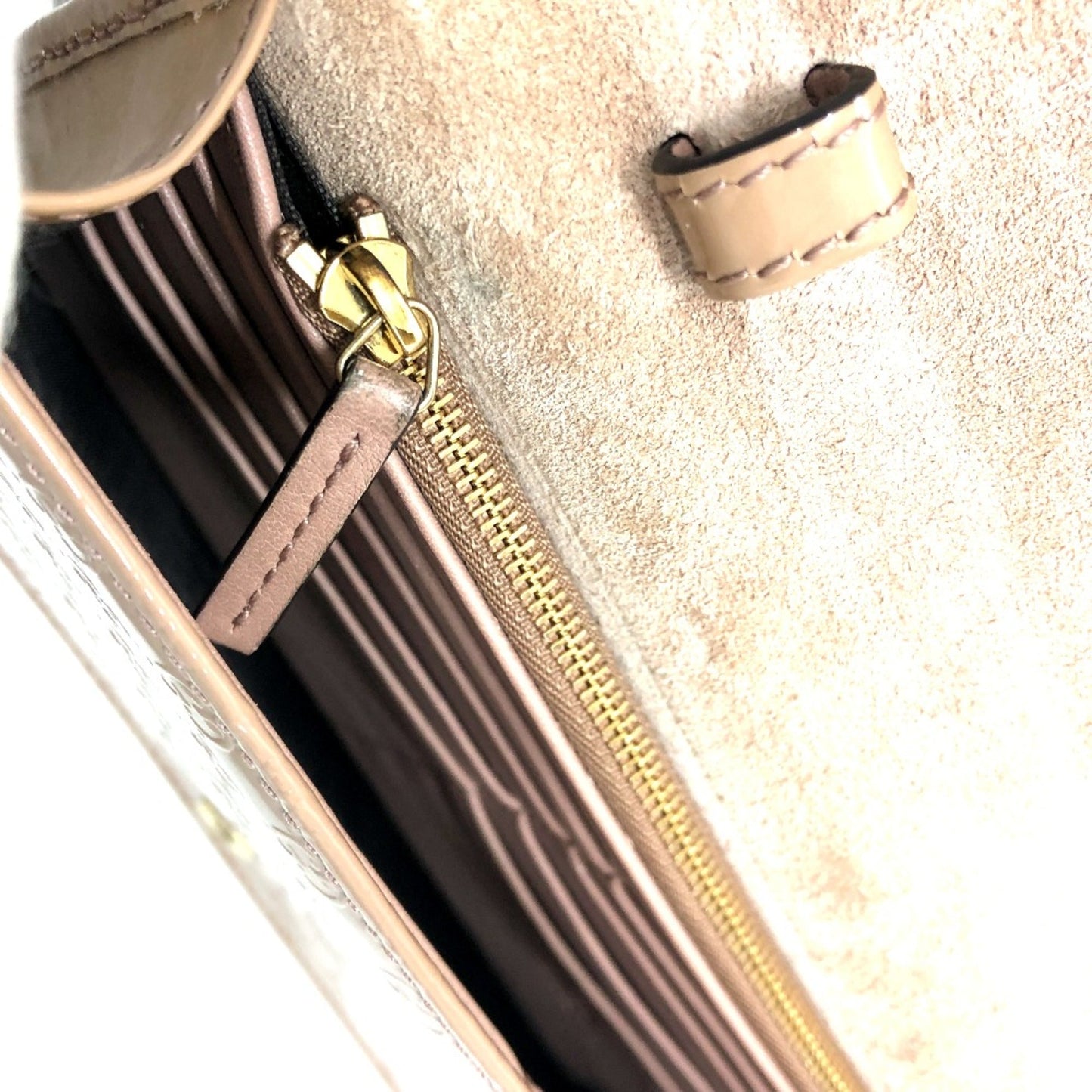 Gucci Beige Patent Leather Shoulder Bag ()