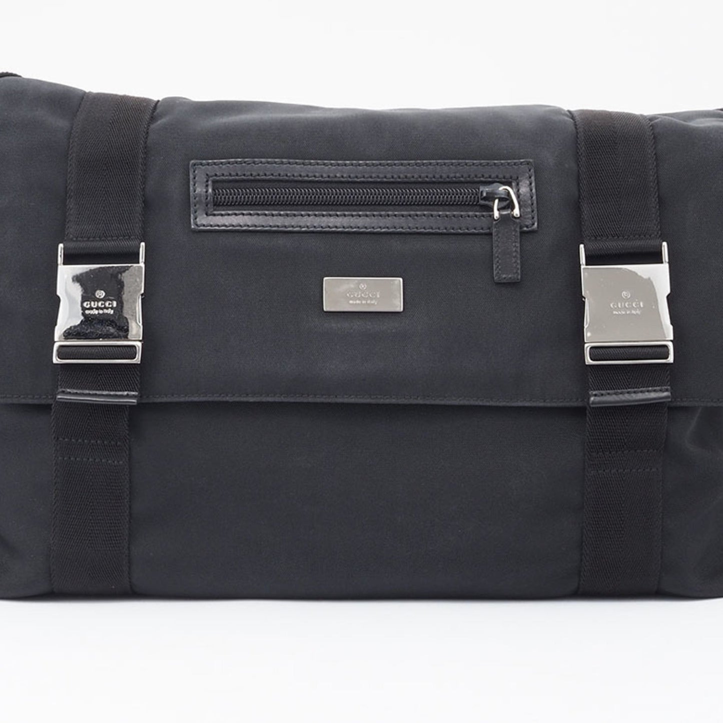 Gucci Black Nylon Messenger Bag Shoulder Bag ()