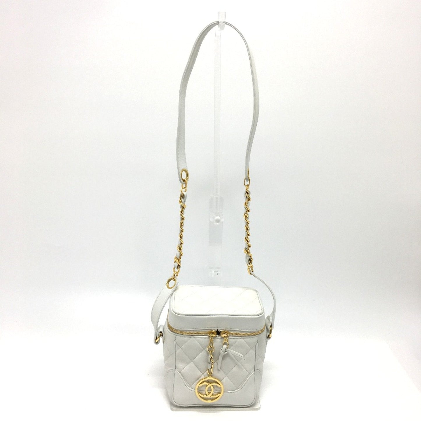 Chanel White Leather Shoulder Bag ()