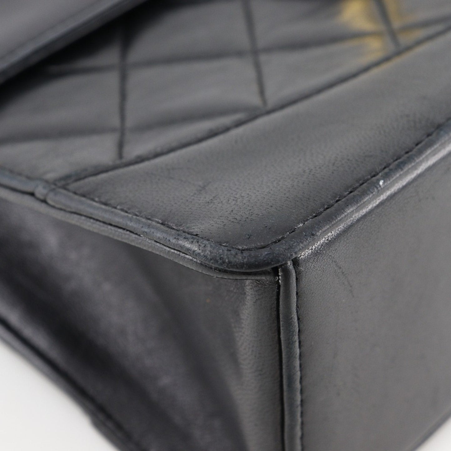 Chanel Black Leather Shoulder Bag ()