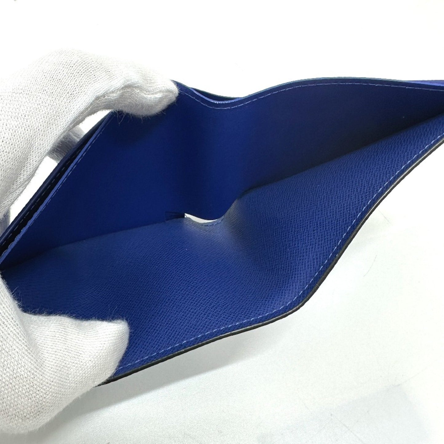Louis Vuitton Blue Leather Wallet (Bi-Fold) ()