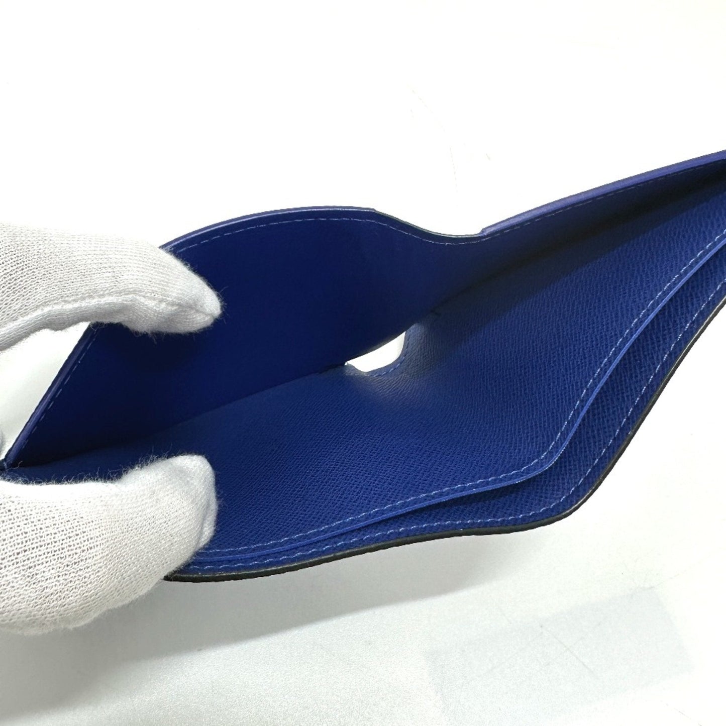 Louis Vuitton Blue Leather Wallet (Bi-Fold) ()