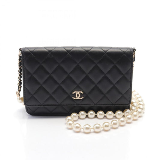 Chanel Black Leather Shoulder Bag ()