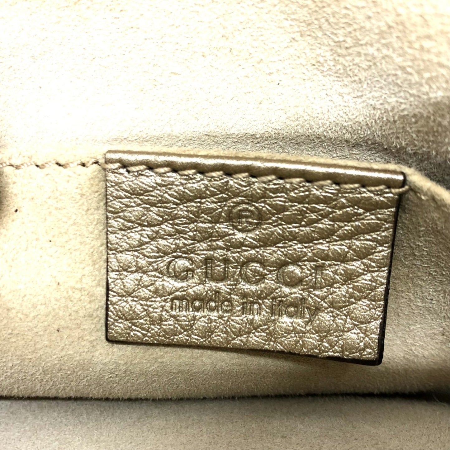 Gucci Gold Leather Handbag ()