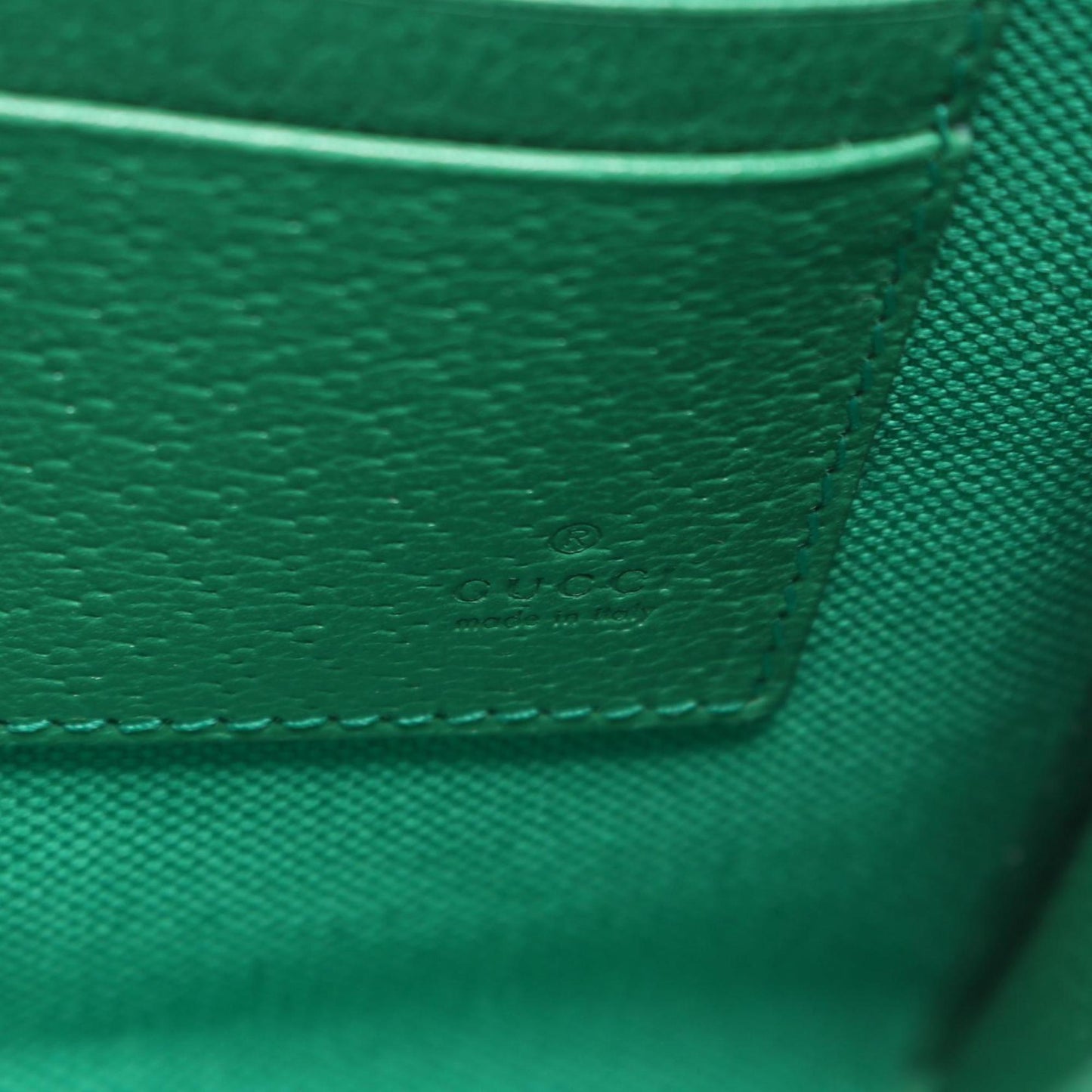 Gucci Beige Green Pvc Leather Clutch Bag ()