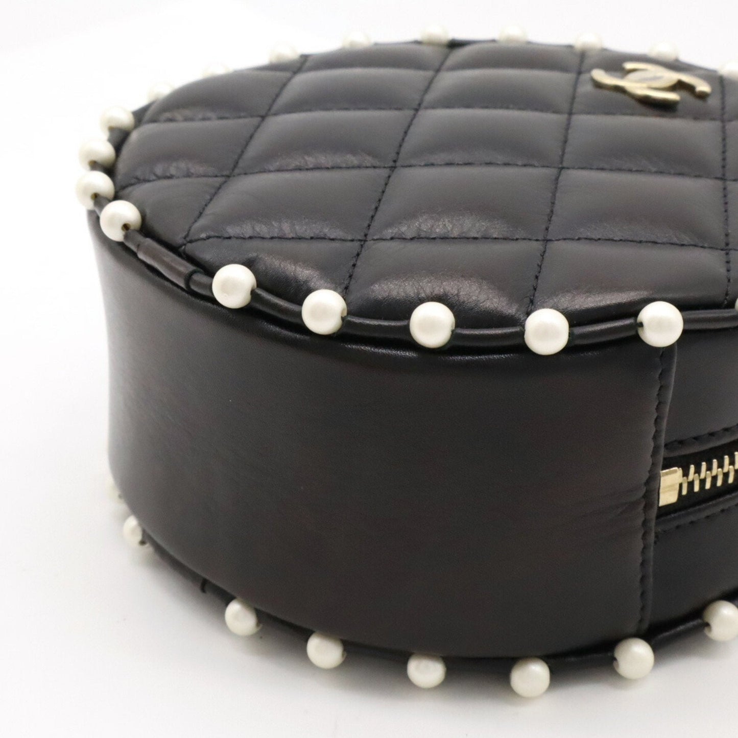 Chanel Black Leather Shoulder Bag ()