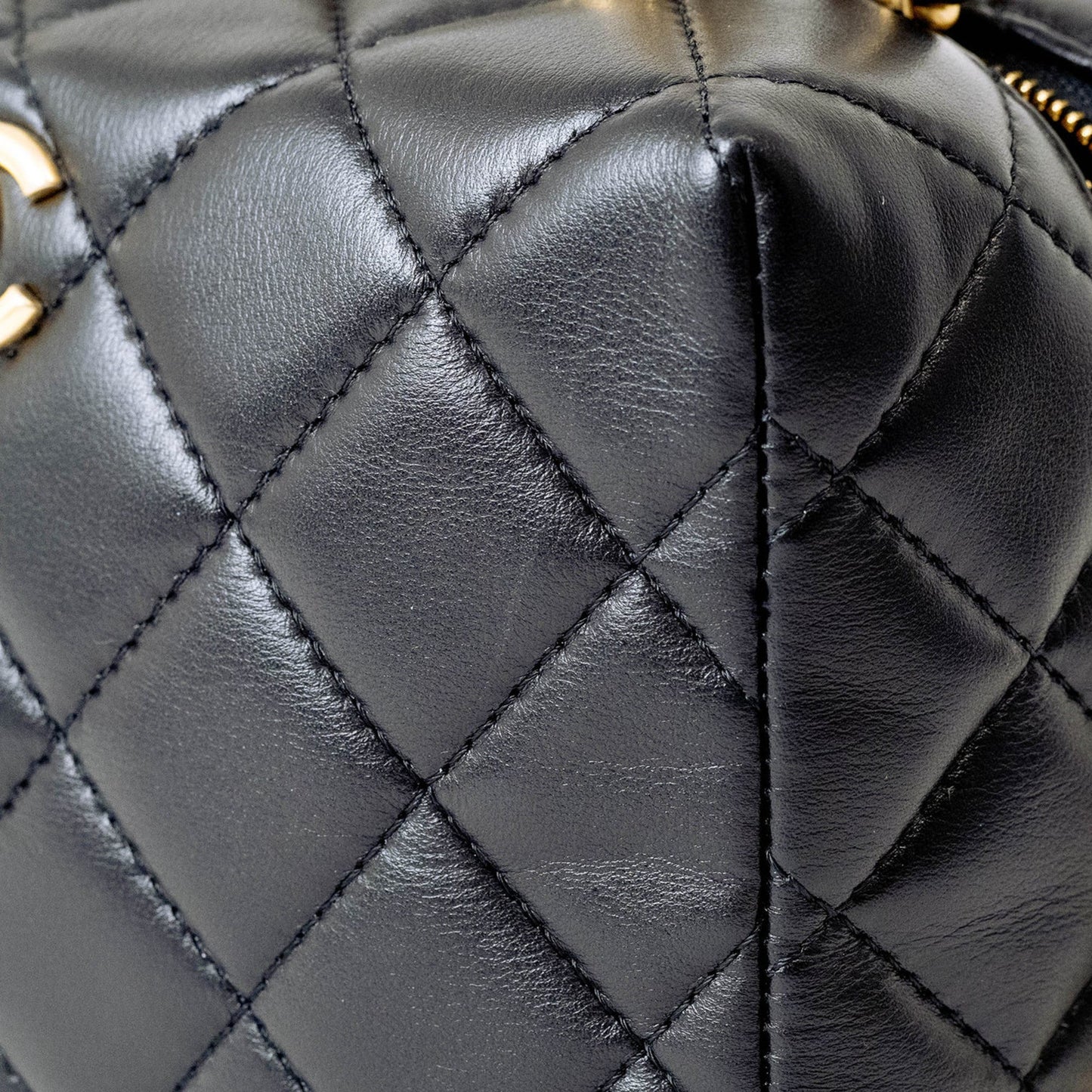 Chanel Black Leather Handbag Shoulder Bag ()