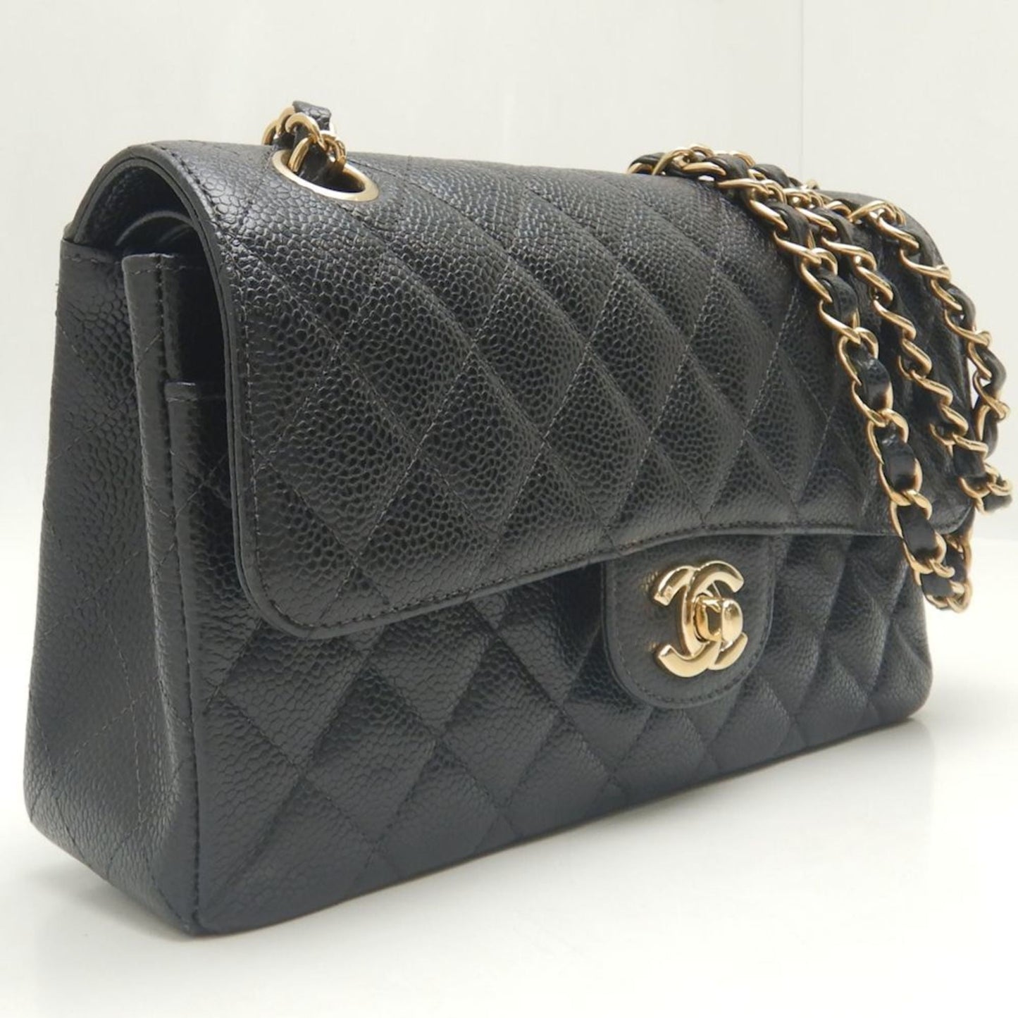 Chanel Black Caviar Leather Shoulder Bag ()