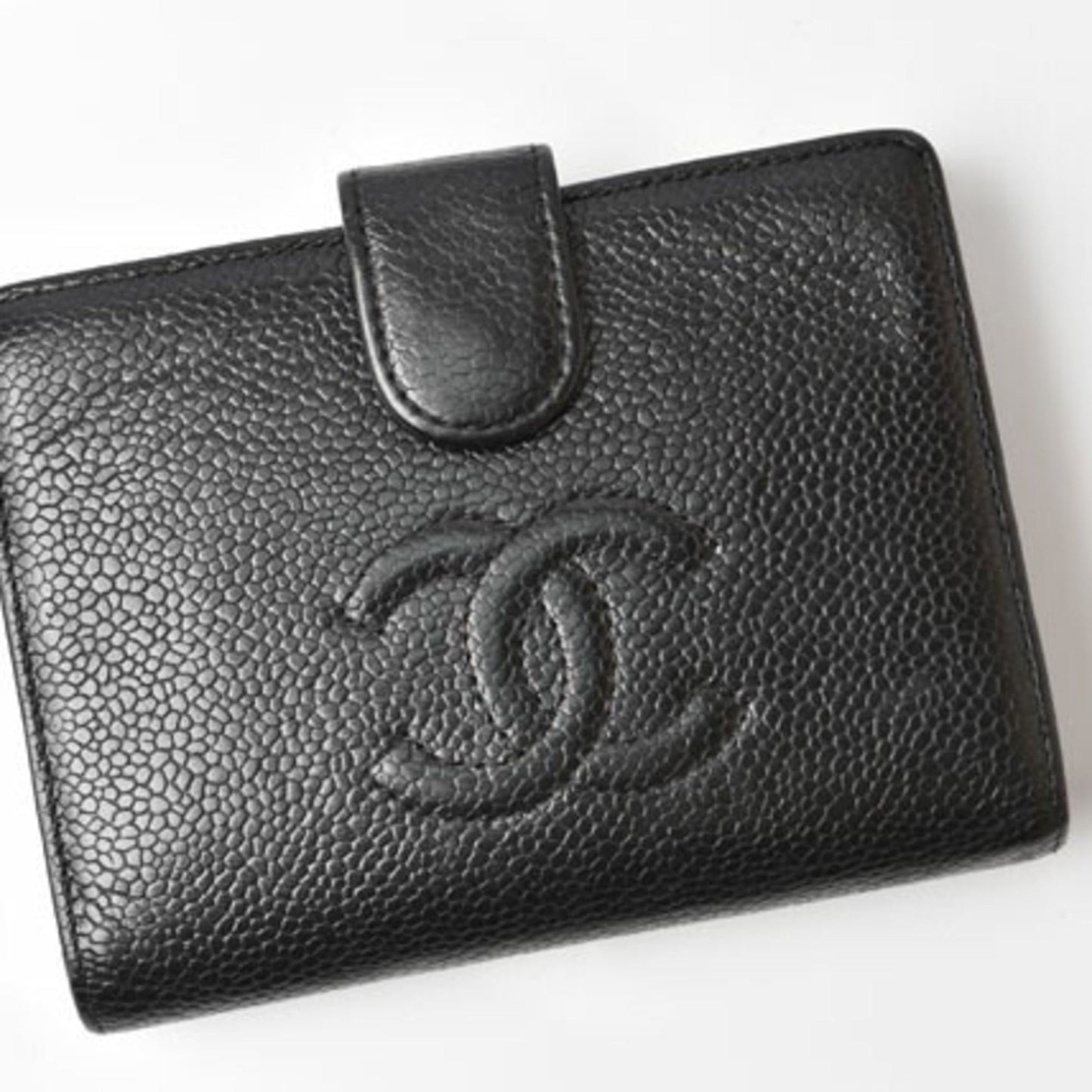 Chanel Black Grained Calfskin Wallet (Bi-Fold) ()