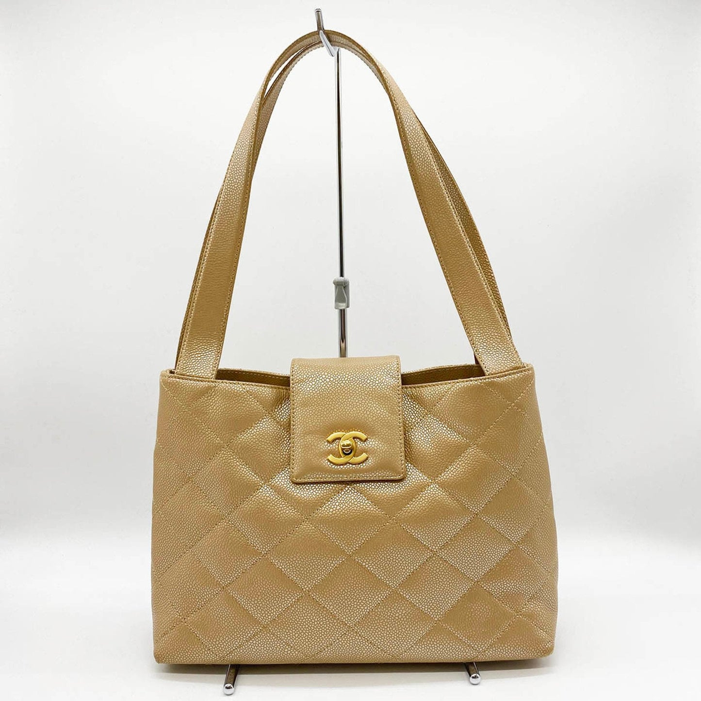 Chanel Beige Leather Handbag ()