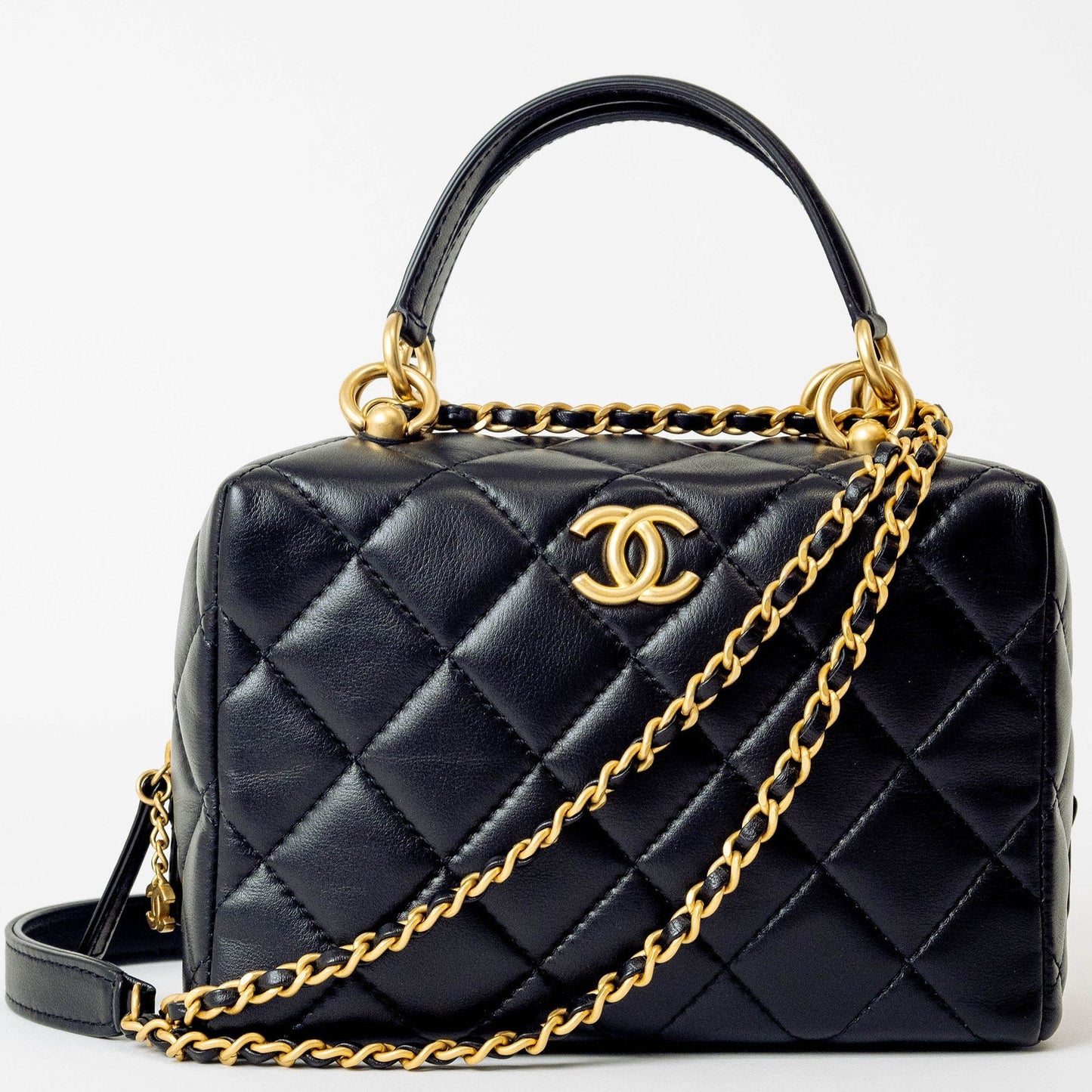 Chanel Black Leather Handbag Shoulder Bag ()