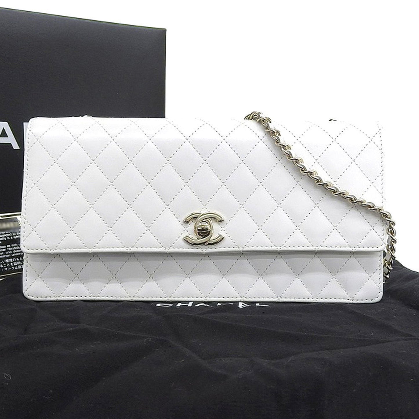 Chanel White Leather Shoulder Bag ()