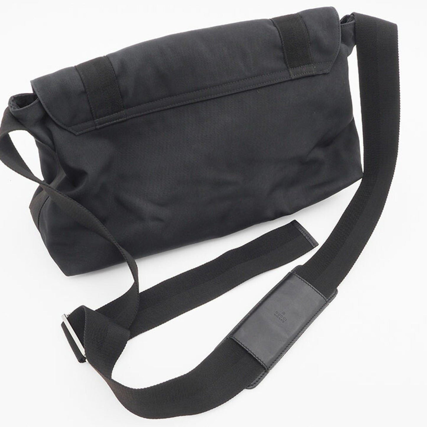 Gucci Black Nylon Messenger Bag Shoulder Bag ()