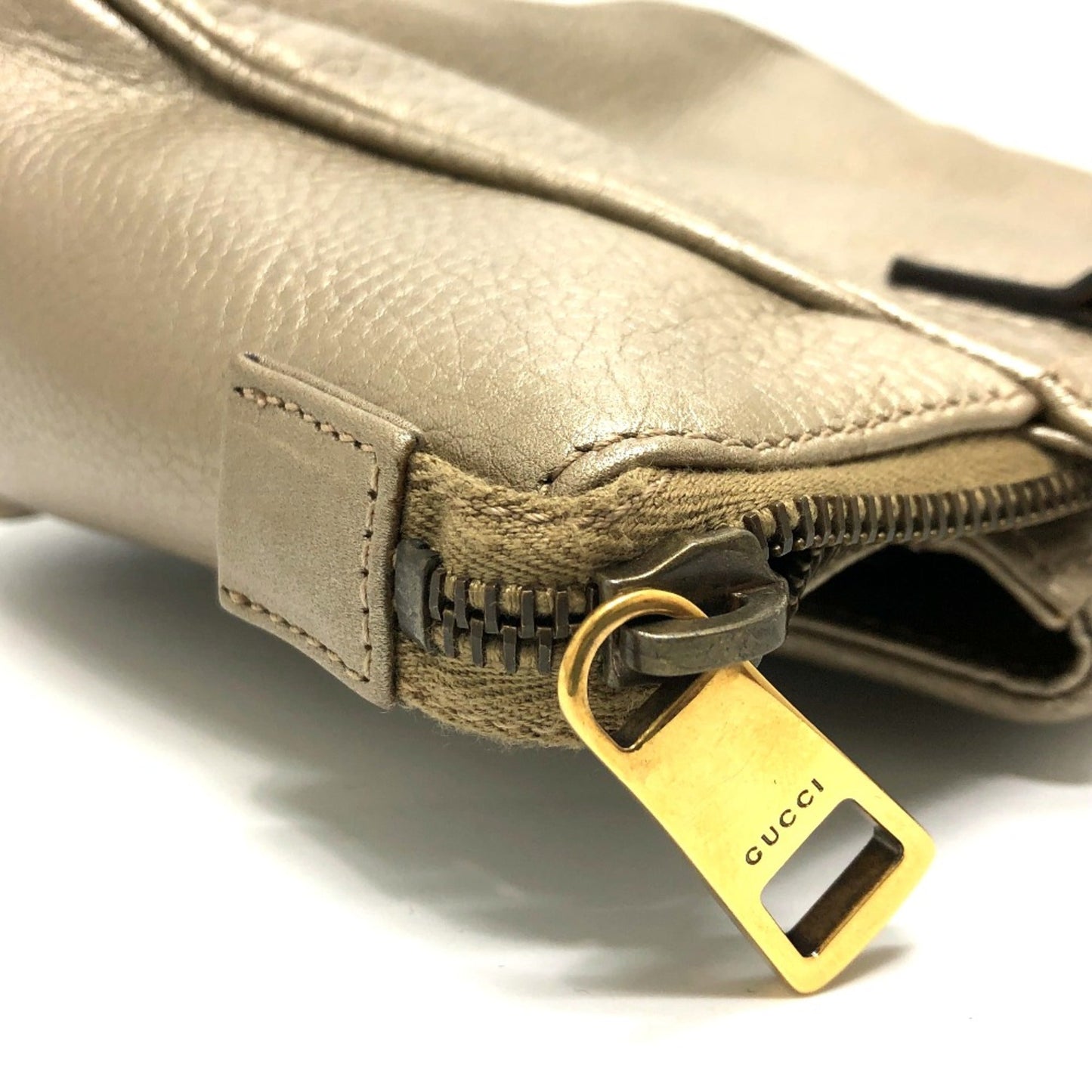 Gucci Gold Leather Handbag ()