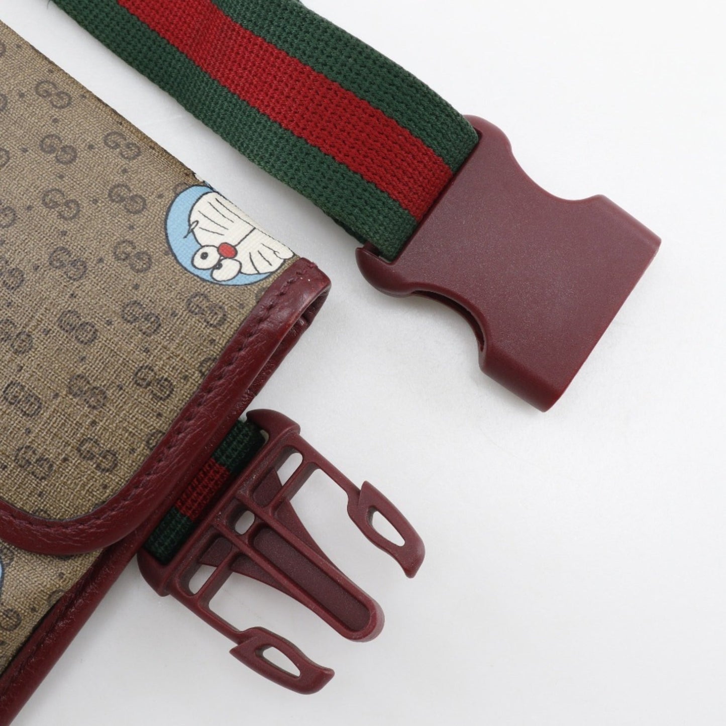 Gucci Brown Gg Supreme Canvas Fanny Pack Sling Bag ()