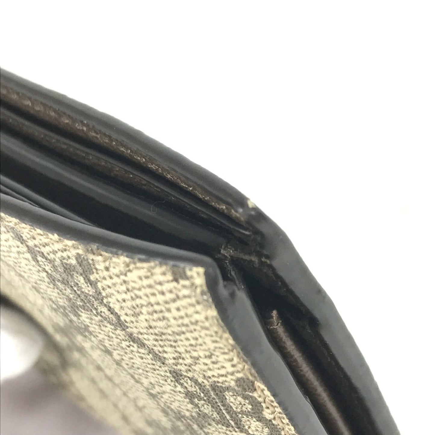 Gucci Beige Other Wallet (Bi-Fold) ()
