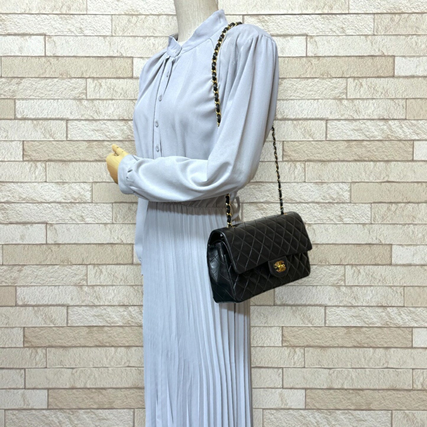 Chanel Black Suede Shoulder Bag ()