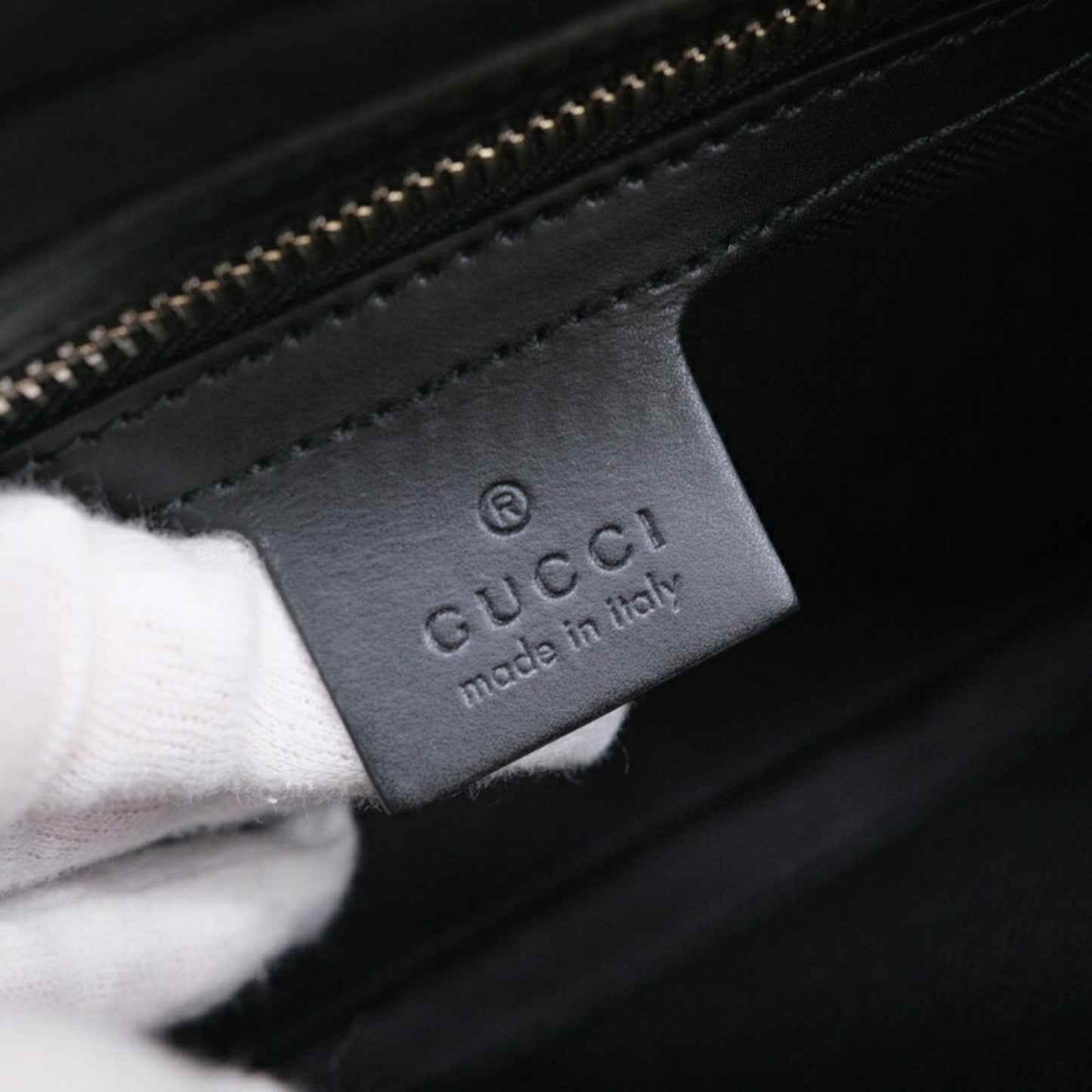Gucci Black Gg Supreme Canvas Leather Sling Bag ()