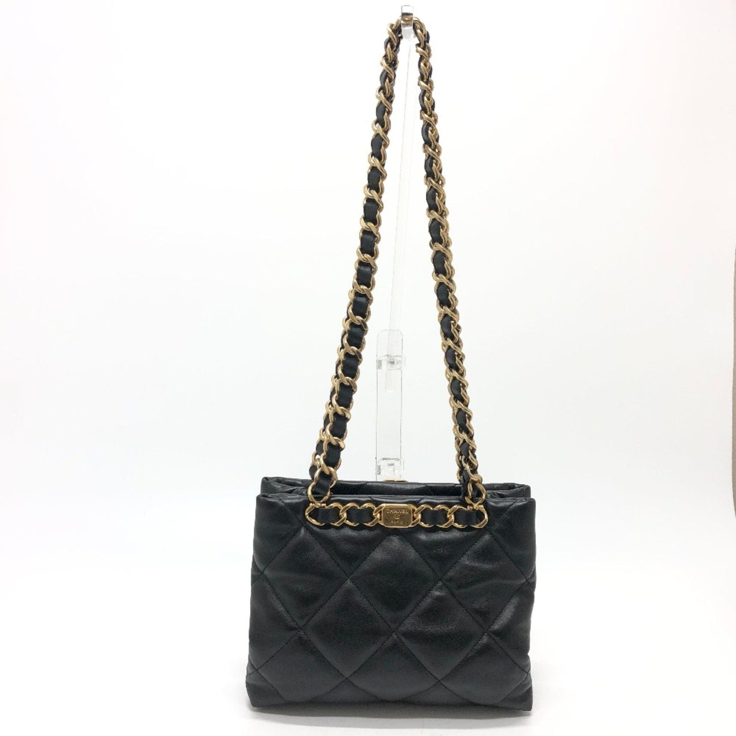 Chanel Black Leather Shoulder Bag ()