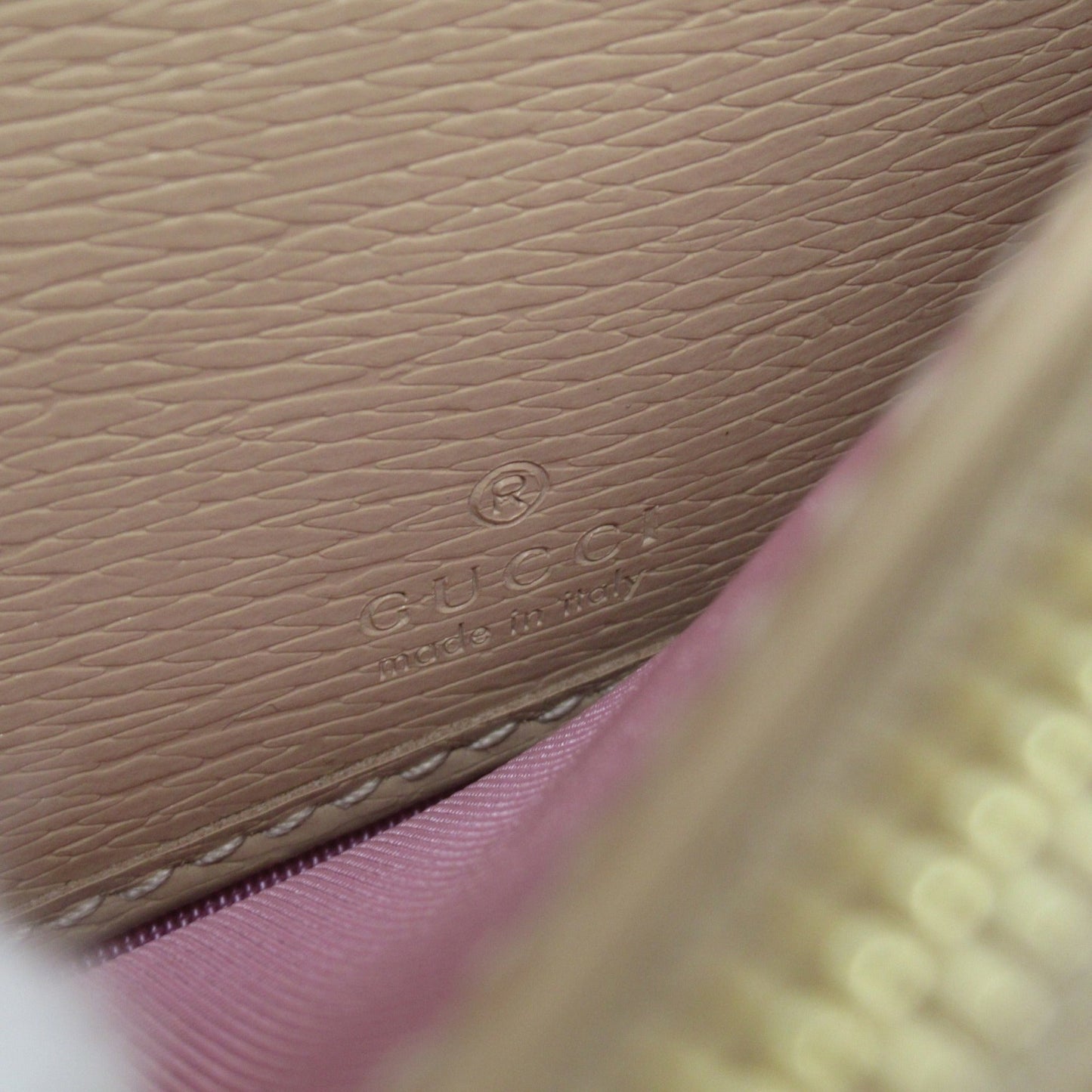 Gucci Beige Light Beige Leather Long Wallet (Bi-Fold) ()