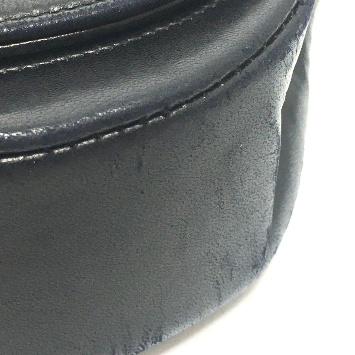 Chanel Black Leather Shoulder Bag ()