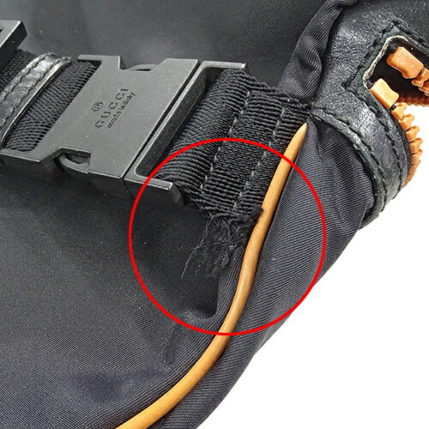 Gucci Black Nylon Sling Bag ()