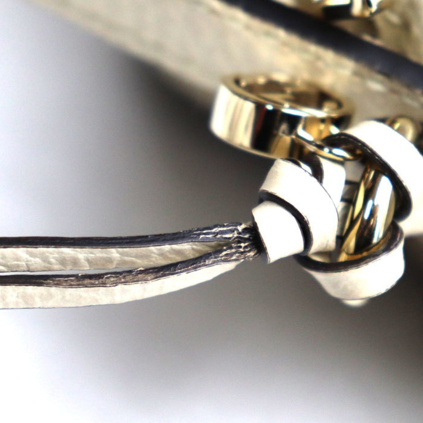 Gucci Beige White Gg Canvas Leather Shoulder Bag ()