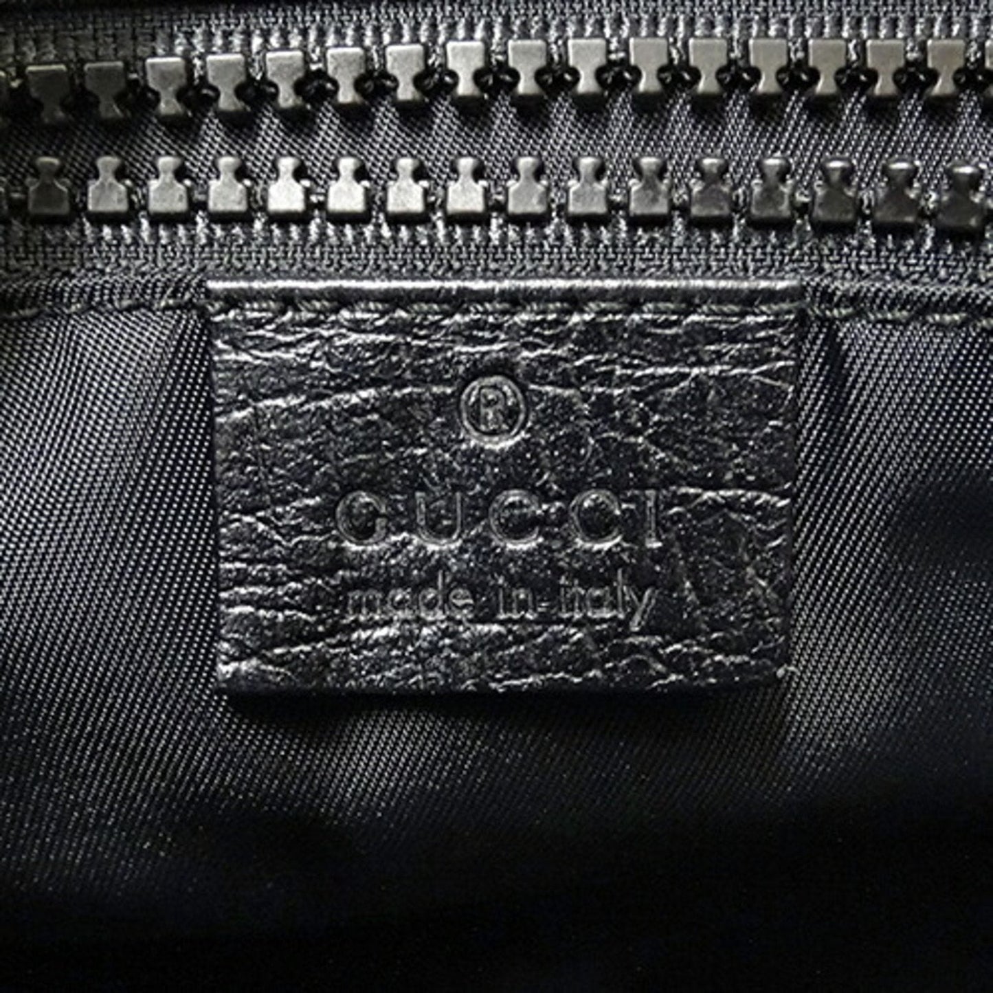Gucci Black Gg Supreme Canvas Shoulder Bag ()